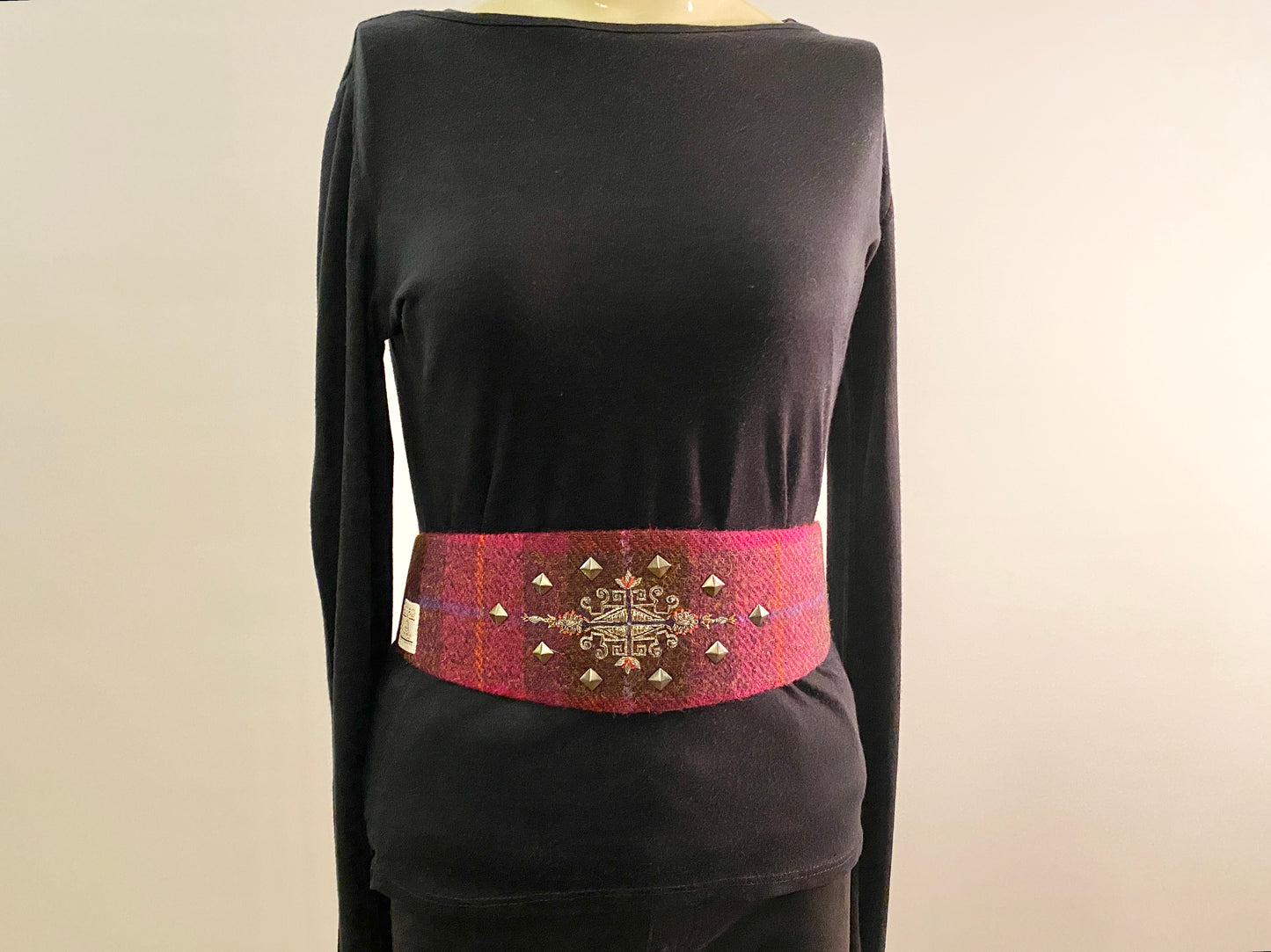 Lotus Belt with Harris Tweed & Hand Embroidery - Burgundy